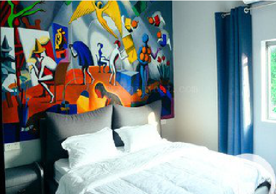 开江对于酒店的墙体彩绘而言更注重哪些方面？